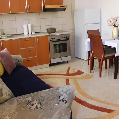 Bledi's Cozy In New Blvd Appartement